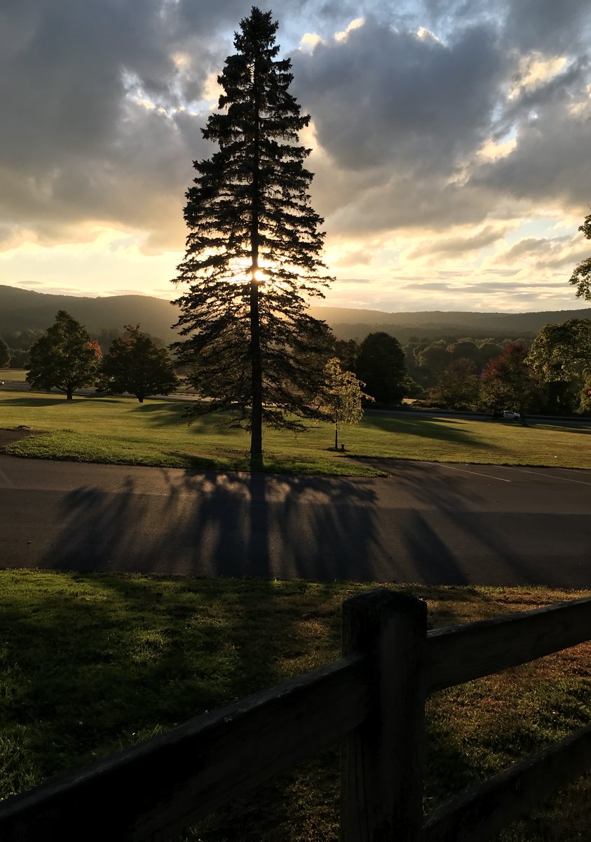 TrinityPawling's tweet photo. What a view from the Dann Building! ⛅️
Photo: Skye Dolce '21 https://t.co/9CzDwHpGcP