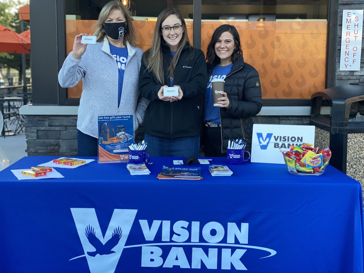 roastersmarket's tweet photo. Make a #RoastersRun this morning and get free coffee and a free $5 reloadable gift card from Vision Bank while supplies last. Boom, Roaster’s! #RoastersMarket #NationalCoffeeDay ☕️ https://t.co/u8iGgAVt8L