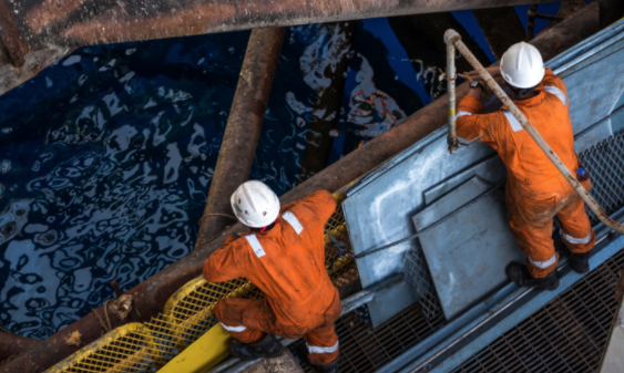 NRGInstitute's tweet photo. Extractive industry suppliers have largely been left out of global efforts to improve sector governance.
This has to change, writes @pitmanrob ⬇️
https://t.co/LCjilKCkw6 https://t.co/kLkh06E2xD