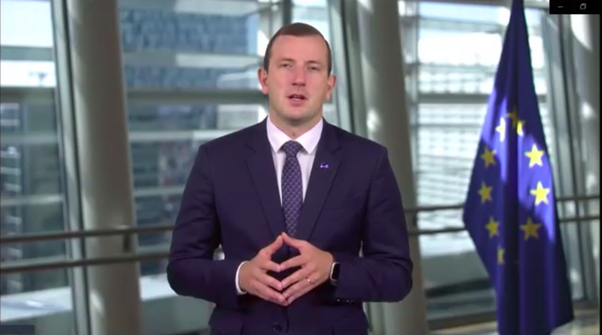 humaneworldeu's tweet photo. @VSinkevicius sent a wonderful video message highlighting that "killing wolves and bears should be the last option as there are numerous better solutions to achieve #coexistence with #LargeCarnivores" https://t.co/ONvmfblmsY