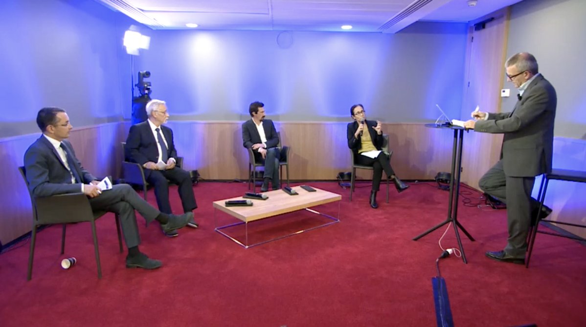 AssociationADPA's tweet photo. Changer les choses, je m'y engage ! Dernière plénière du #CDAV avec V. LASSERRE @LasserreDGCS, M.-R. TILLON @UNAdomicile, A. KOSKAS @FIAPA1, E. SANCHEZ @EricSanchez1968, R. GIZOLME @AssociationADPA et P. TAVIER https://t.co/5yzY4ompqx