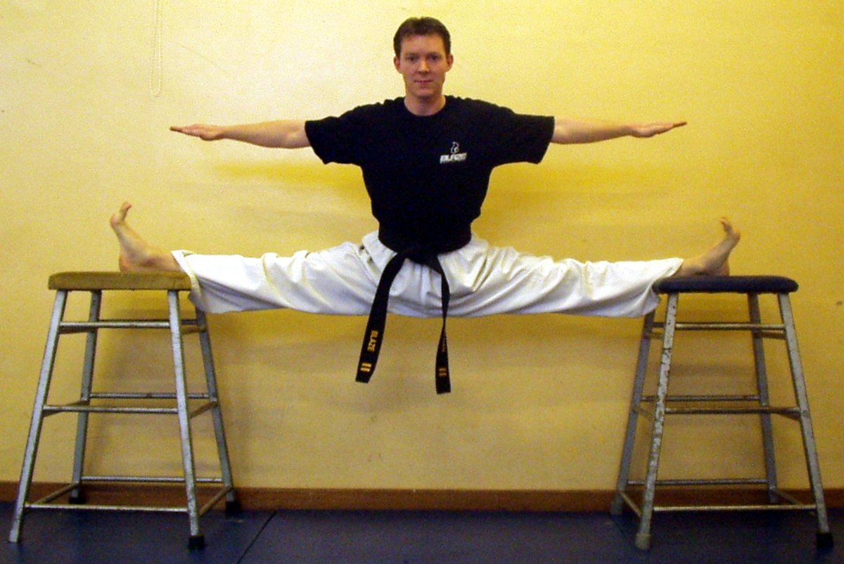 blazemartialart's tweet photo. Flexibility never came naturally (or easily) to me.  I had to work hard at it.

Visit my YouTube channel and train alongside me to one day pull of stretches like this....

https://t.co/UUsQ1gs4cr

#BlazeMartialArts #Flexibility #MartialArts #BoxSplits #FrontSplits #Stretching https://t.co/4Z0tAnfSu7