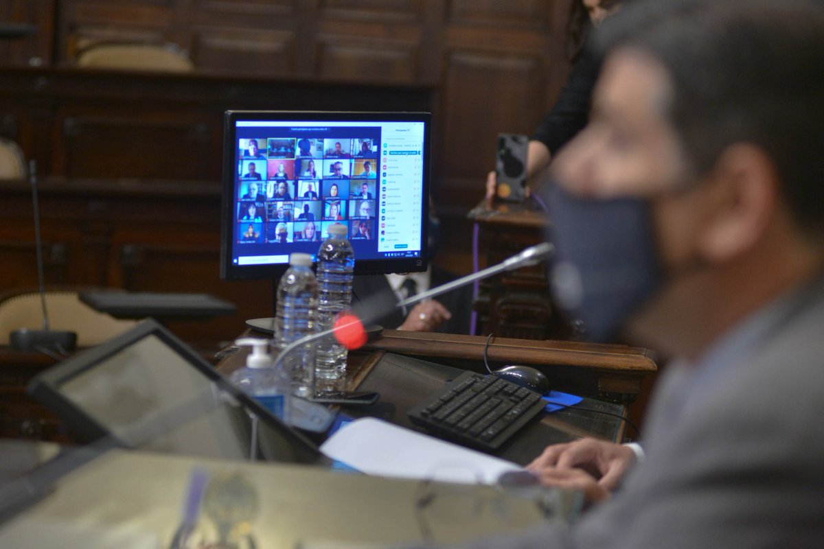 MarioAbedok's tweet photo. Presidí la Asamblea Legislativa, junto a el Presidente de la Cámara de Diputados, Andrés Lombardi. Se prorrogó el Periodo de Sesiones ordinarias un mes más, hasta el 30 de octubre, tal como lo dispone el artículo 84 de la Constitución Provincial. https://t.co/EBmuZhnpPB