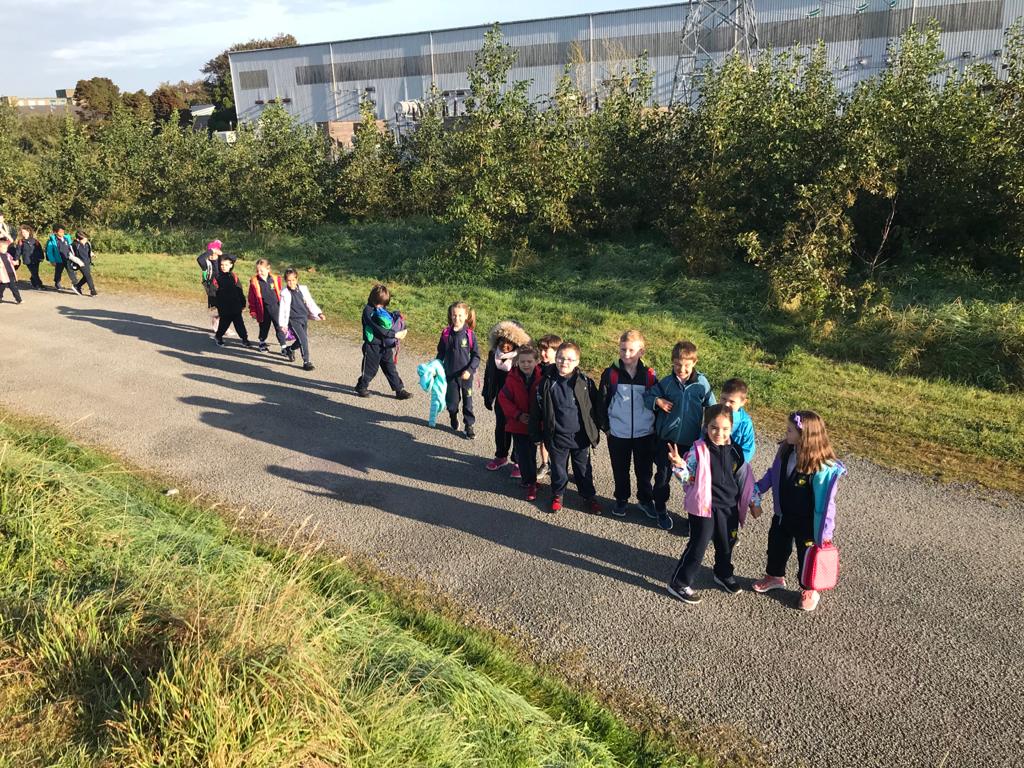 BunscoilC's tweet photo. 👍@GetIreWalking @ActiveFlag @HealthyIreland Our Annual School Walk #WalkYourArea #BeActive #ActiveSchoolWalkway @TramoreValPark https://t.co/e2TXpC7f7Z