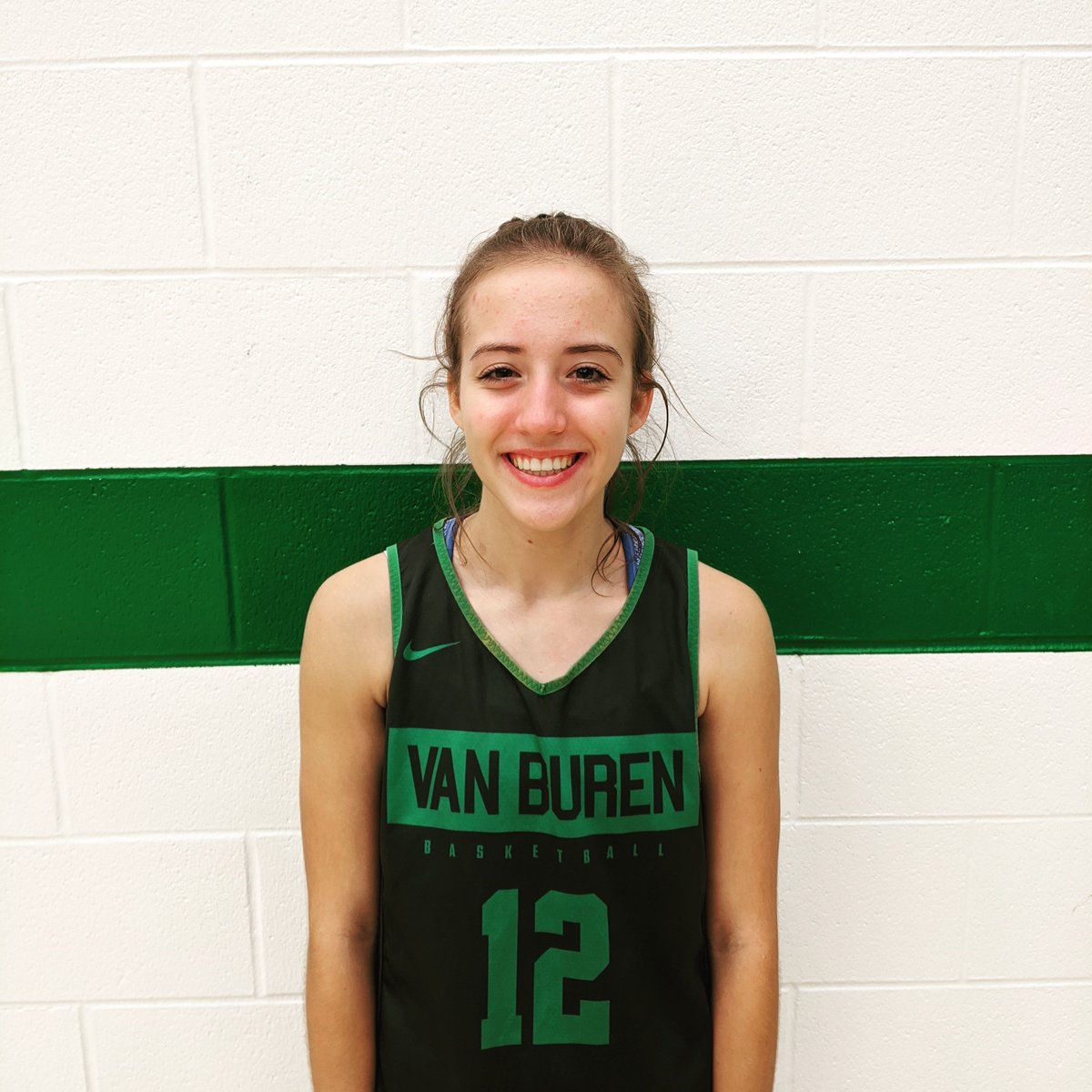 Our first Lady Pointer Player Spotlight is <a href="/bailee_woodard/">Bailee Woodard</a>!

Here are a few fun facts about our Senior Guard:

Favorite Animal: 🐶
She would like to travel to: 🇦🇺🐨
Hobbies: 🏀🚗🛣️
Holiday: 🎅🎄
Food: "Chips"
Sports 🎥: Greater
🎵: Dan + Shay