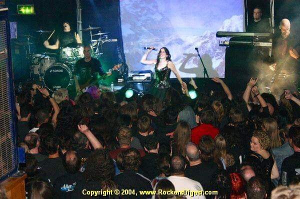 hypo199's tweet photo. 16 years ago tonight a certain Dutch band arrived in London to play a small-ish gig at the Scala, their first ever UK show. @WTofficial. https://t.co/elI0xmR0kw