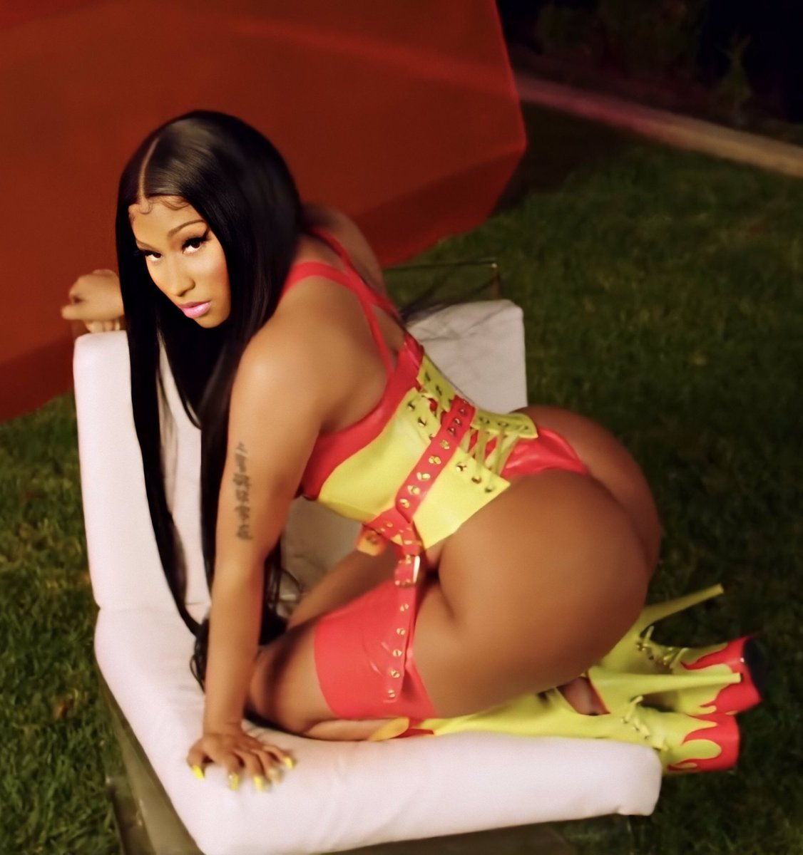 Nicki Minaj Charts On Twitter Theestallion Nickiminaj Tydollasign S Hot Girl Summer Has Been Nominated For Best Collaboration At The 2020 Bet Hiphopawards Https T Co 5atxkirpq4