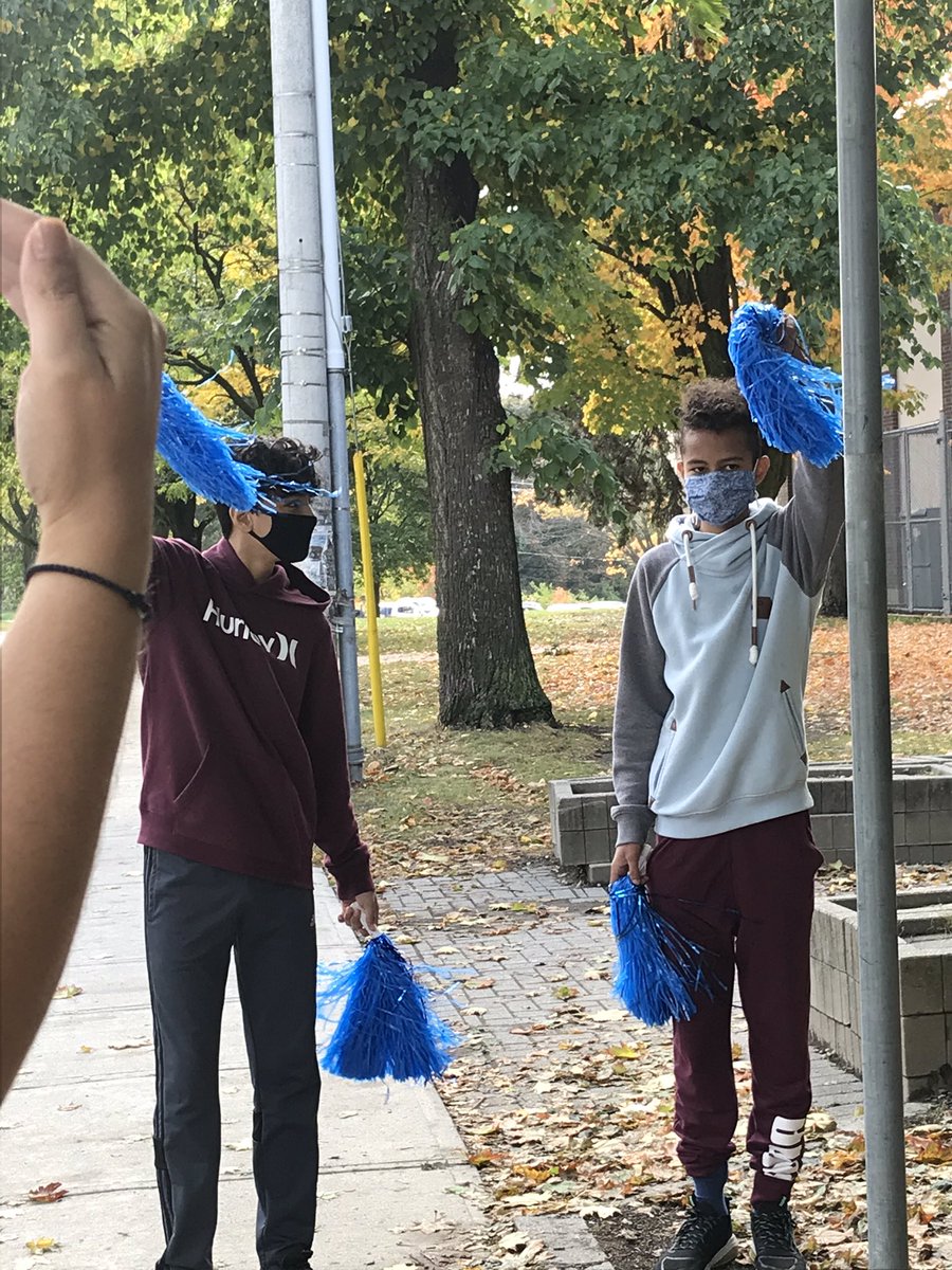 lawrenceparkci's tweet photo. LPCI Celebrates The Terry Fox Walk. 40th Anniversary. Amazing! Our students and staff did a wonderful job organizing this event!! #LPCI #TDSB #@Flahat @shelleylaskin https://t.co/lroFZZnw87