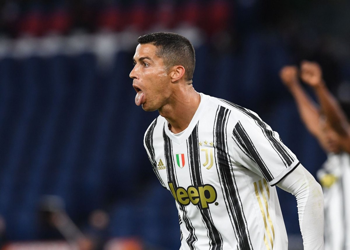 Cristia82137311's tweet photo. Goals scored for club and country in 2020:

• Cristiano Ronaldo - 30 
• Messi and Neymar  - 26. https://t.co/NFGATwYuo0