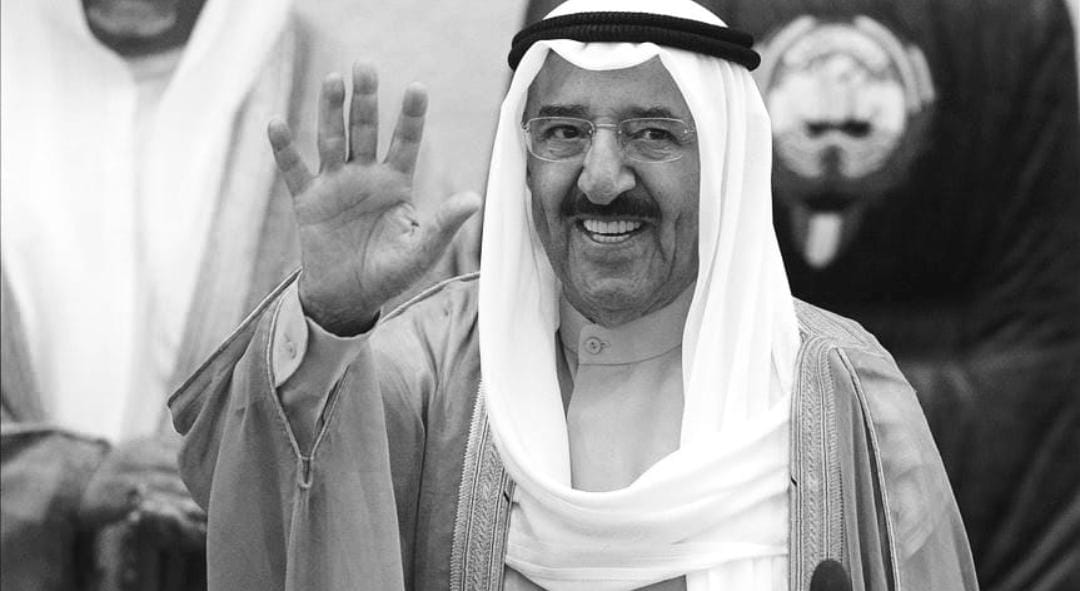 roba_cmp's tweet photo. نعزي أهلنا و إخواننا في #الكويت في وفاة المغفور له بإذن الله #الشيخ_صباح_الاحمد_الصباح https://t.co/gFjjukBxqQ