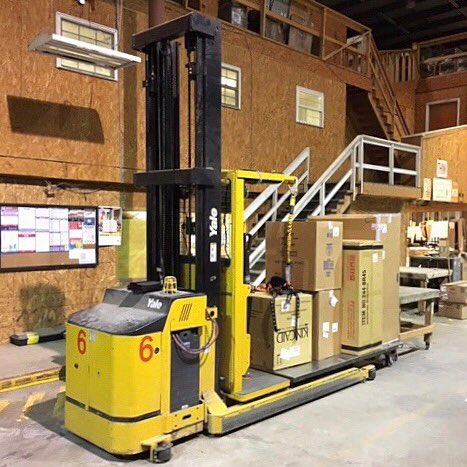 ELTCustomerSrvc's tweet photo. 2012 Yale #FurnitureSelector
Model FS030BF
24-volt (batteries are 2017-2018)
Triplex 143” x 330”
Outriggers: 42" ID x 51.5" OD
84" forks w/furniture platform
Multiple units available.
#easternliftsales #usedforklift #furnituremover #orderpicker #orderselector #yaleforklift https://t.co/WBbUhBDCCg