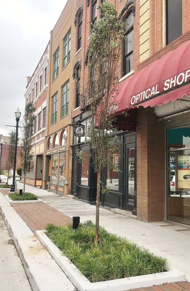 MeetOttumwa's tweet photo. Congratulations and thank you to Main Street Ottumwa for working so hard to make improvements in Downtown #Ottumwa! With the addition of trees and landscaping to Streetscapes, they are one step closer to their October 29 ribbon cutting celebration. #mainstreetottumwa https://t.co/dqvXmjuIMj