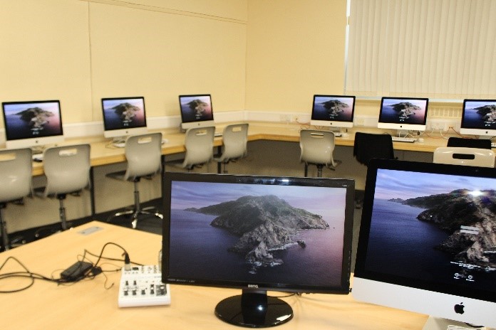 FriendsTheChase's tweet photo. New Music Creativity Suite at The Chase

The Chase has been given an enormous boost with the creation of a Music Creativity Suite. Friends of The Chase (the PTA) completed two years of fund-raising in February 
https://t.co/5bsmvrJPw4 https://t.co/klwpU2colr