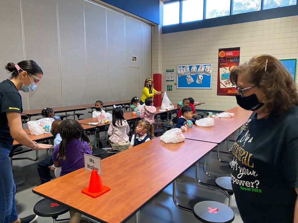 AliefISD's tweet photo. Welcome back students! We are just a few hours into our Pre-K, Kinder, Fifth and Seventh graders returning to In-Person learning! #Phase2 

Tag us in your back to school photos using the hashtag #OneAlief 

For more details visit our website. 

https://t.co/LDF6EIj2gJ https://t.co/gKk4JUQaWS