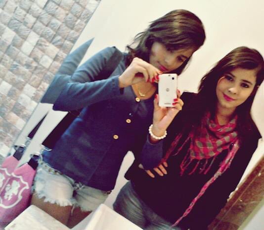 Kaduzinnamk's tweet photo. passeio no shop com a maninha :) ^_^ #sabadou_com_a_mana S2 #Diontem https://t.co/SPUWJh49dh
