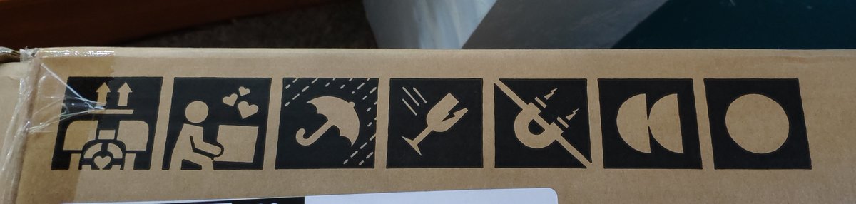 Anyone noticed the easteregg in the shipping packaging from the Valve Index?
Theres the companion-cube from Portal, a package with hearts and two icons forming the Index-Logo.
Nice detail <a href="/valvesoftware/">Valve</a>

#valve #index #vr #steamvr #easteregg #portal