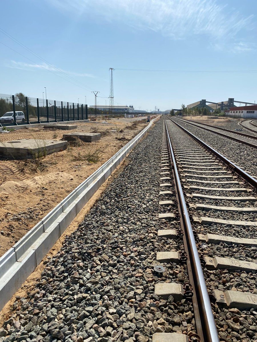 ImopObras's tweet photo. Avanzamos a muy buen ritmo la Obra Civil del Proyecto de “II. SS. Mando y Control para la red ferroviaria del Puerto de Huelva” para nuestro Cliente Thales.

#ObrasConAcentoAndaluz https://t.co/1ntTOio7Sj