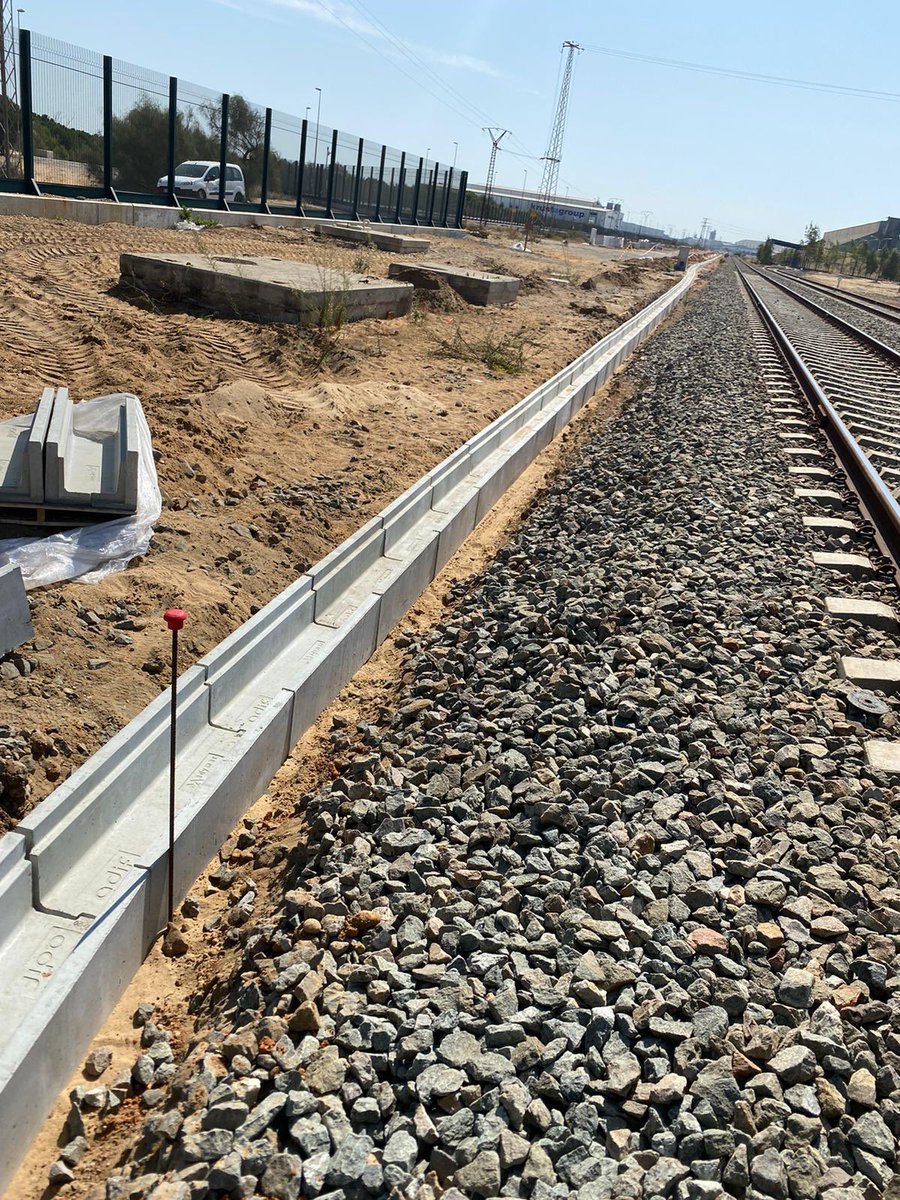 ImopObras's tweet photo. Avanzamos a muy buen ritmo la Obra Civil del Proyecto de “II. SS. Mando y Control para la red ferroviaria del Puerto de Huelva” para nuestro Cliente Thales.

#ObrasConAcentoAndaluz https://t.co/1ntTOio7Sj