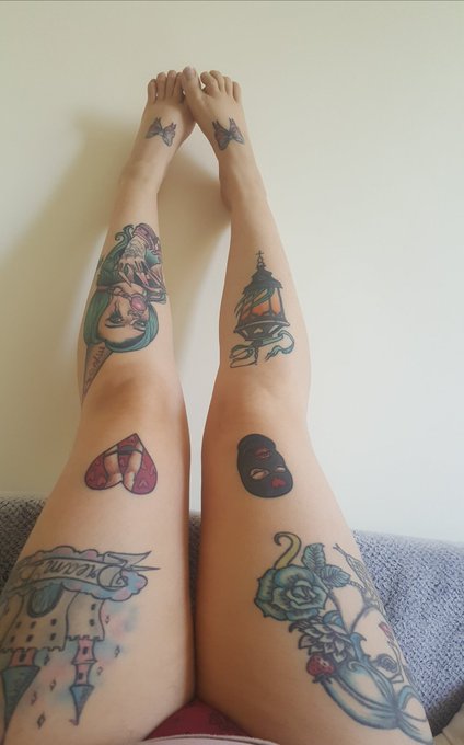 If you like feet and tattooed legs be sure to subscribe to my AVN Stars * check BIO! At the beginning<a href="/tag/tittytuesday"class="tags"><span>#tittytuesday</span></a>