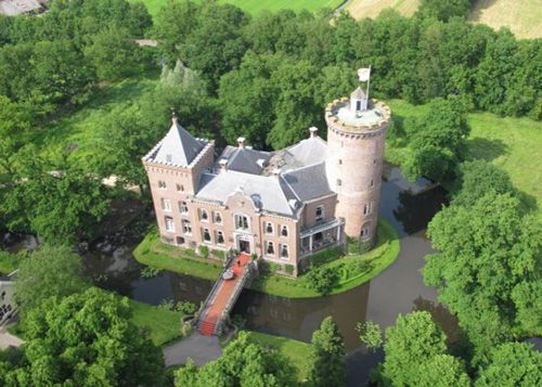 TravelingwithMJ's tweet image. Lord it up with a stay in these #castlehotels in Europe - the ultimate fairytale venues. 

bit.ly/3n1o1Xg via @historic_hotels