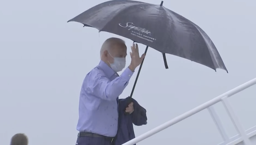 CNNKeith's tweet photo. With Dire Straits blaring, Biden looked up at the pouring rain, stamped out his cigarette and yelled, "You get Hoynes!"
#WestWingNerd https://t.co/pRZYPsh5lF