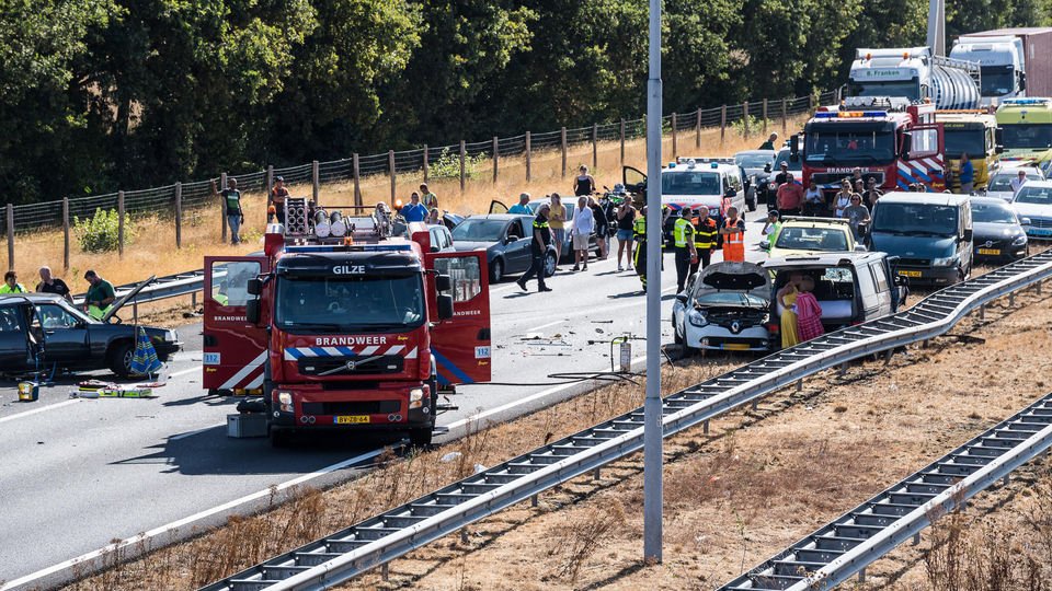 Dodelijk ongeval A58: 'Verdachte zat op telefoon':..
