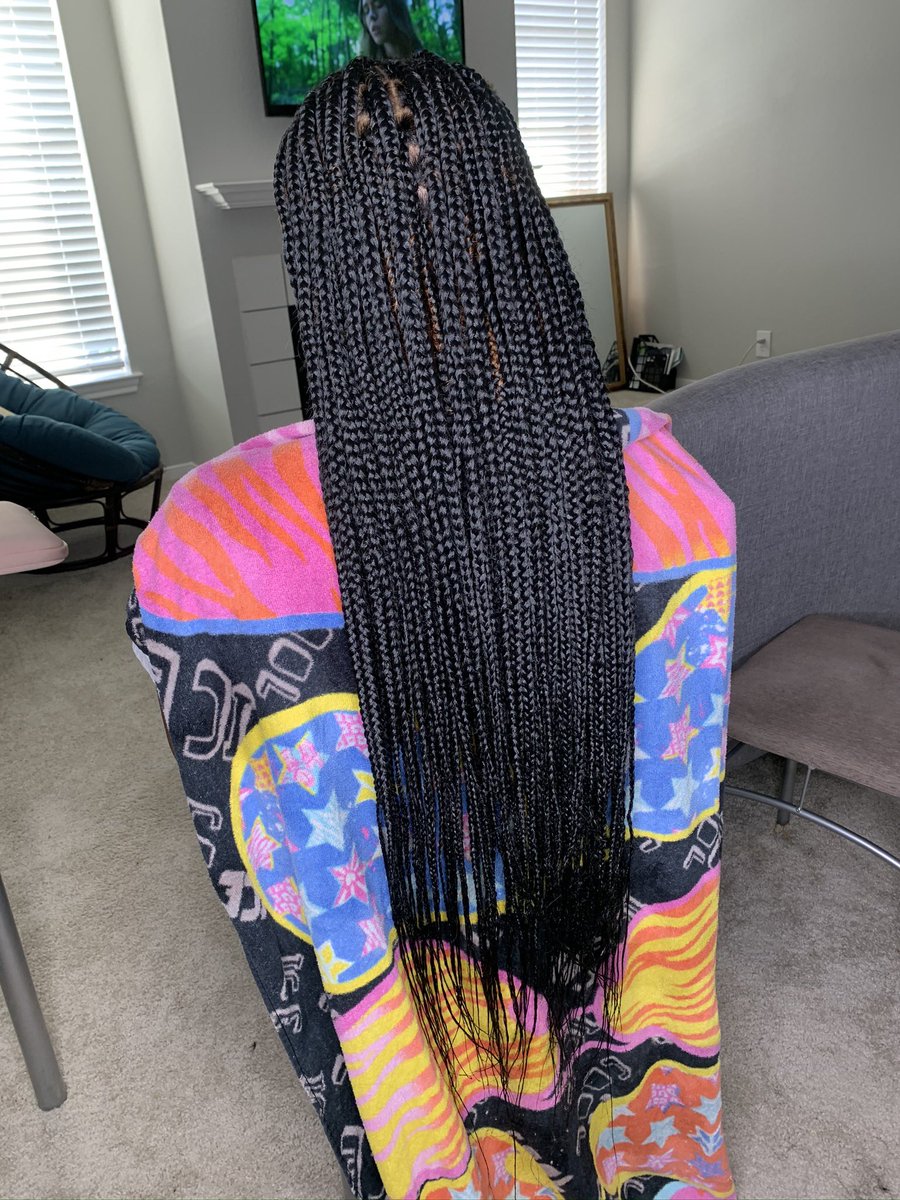 Nkndco's tweet photo. •
•K N O T L E S S B R A I D S🤩
•
•
•
•#crownedbycrystal❤️🤧 #braids #boxedbraids #updos #knotlessbraids #twists #senegalesetwists #dfwhairstylist #austinhairstylist #dallashairstylist #fortworthhairstylist #naturalhairstyles #protectivestyles #texasbraider https://t.co/XYN44rVsti