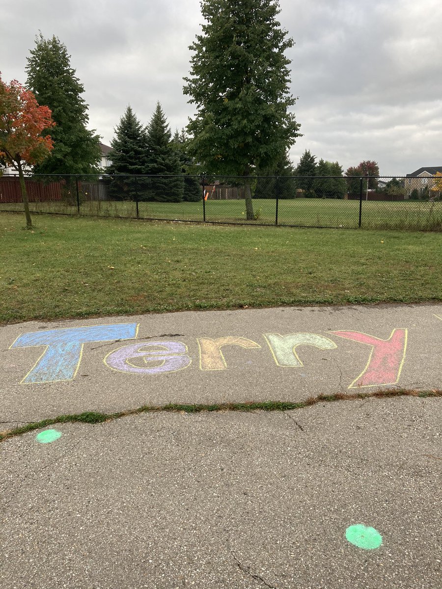 BropheyJames's tweet photo. @opheacanada @ETPHEA @PHECanada @TerryFoxCanada Larkspur students participated in Terry Fox inspired exercise sessions today to celebrate the 40th anniversary of the Marathon of Hope. #tryforterry #terryfoxschoolsrun https://t.co/ehvCk2kH0z