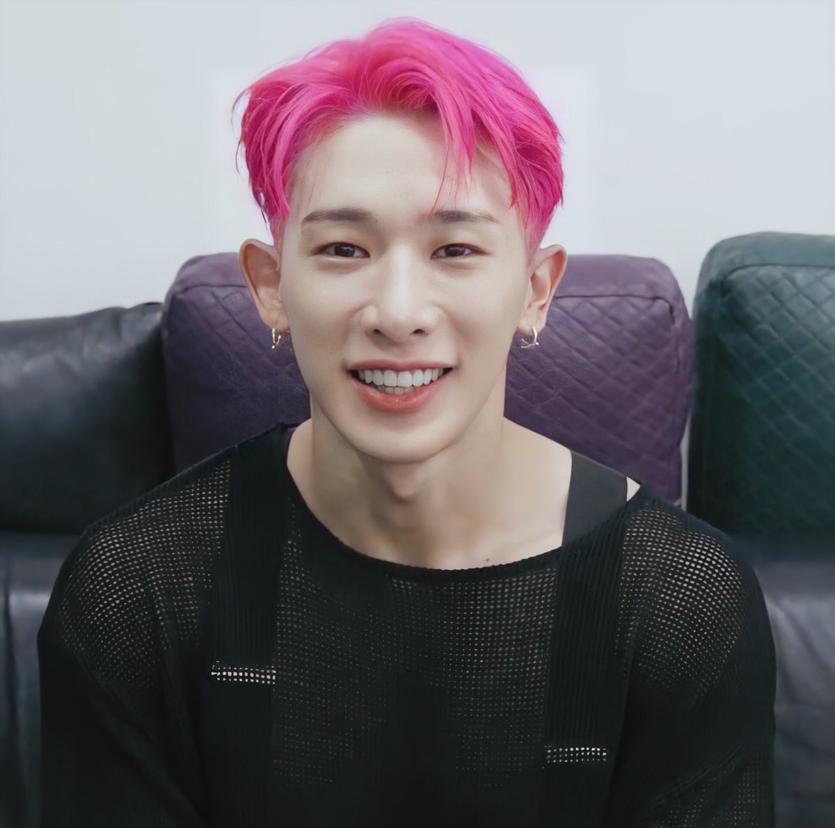 D(88):Thank you for today's congratulations, hope you will also spend Chuseok with your family, relax, eat well and back full of strength and energy. Love you~ (and yep, finally, congrats on the return of pink Wonho!!  we've all been waiting for this for a long time.)