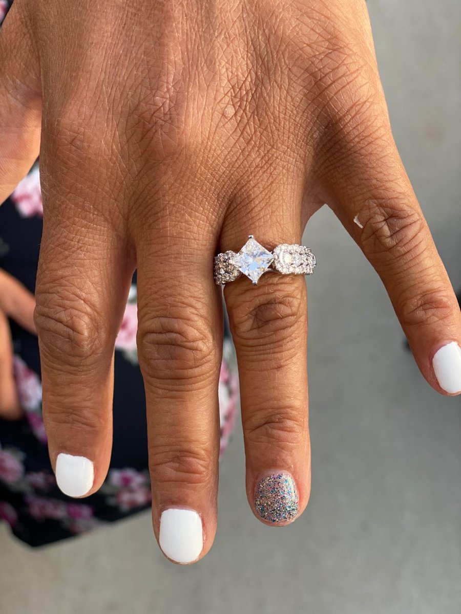 The Jewelry Center tweet media