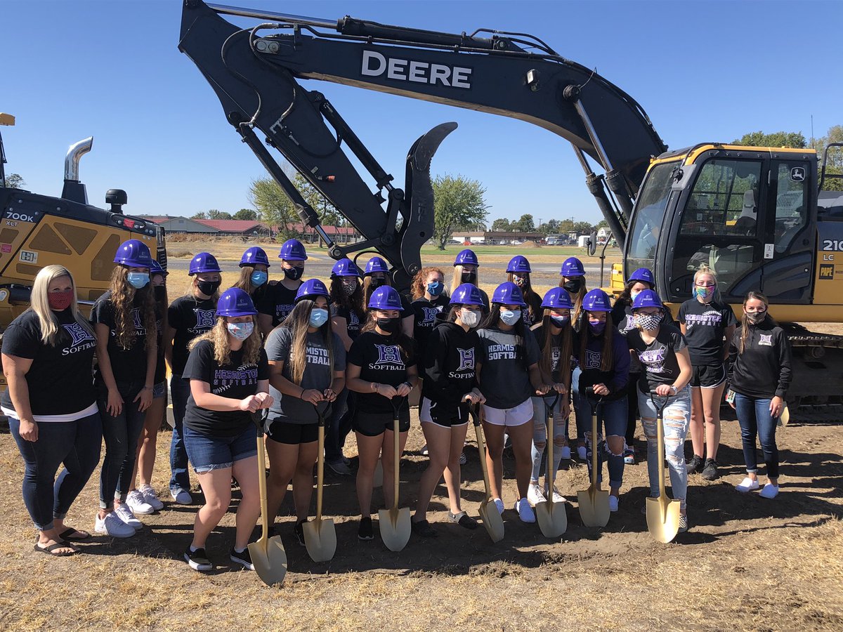 DAWG_athletics's tweet photo. Congratulations Softball!  Ground breaking today for our new fields. Thank you Hermiston voters for supporting our students! https://t.co/UmvdrL0hq2