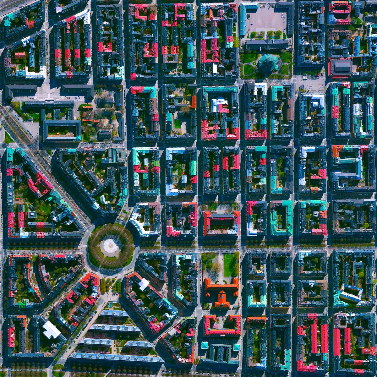 DOverview's tweet photo. Östermalm is one of the largest districts in Stockholm, Sweden, and contains some of the city’s most expensive real estate. It is als...See more here: https://t.co/pV904hO9n9 /// #dailyoverview #aerialphotography #earth #picoftheday #ostermalm #stockholm #sthlm #sweden #travel https://t.co/tbg7Q04jDn
