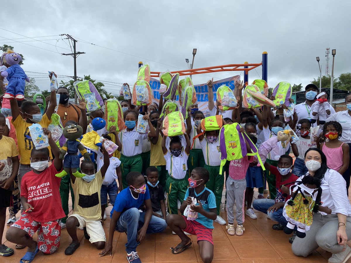 GobChoco's tweet photo. Gestora social del Chocó, Gissela Palacios, con el acompañamiento de la @FNDCol @fnd_social a través de la embajadora social Priscila Santos recibe apoyo del Programa Sonrisas brillantes futuros brillantes. Niños de Atrato, Chocó, se benefician del Programa éste 29/09/2020 https://t.co/CaDLNwjKnJ