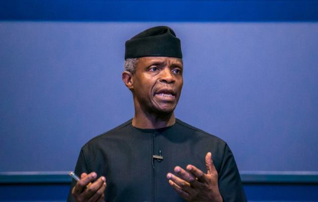 mindofmargaret's tweet photo. Osibanjo Finally Takes A Side, His

https://t.co/ukniBGhkM5 https://t.co/XlIOC5NLKA