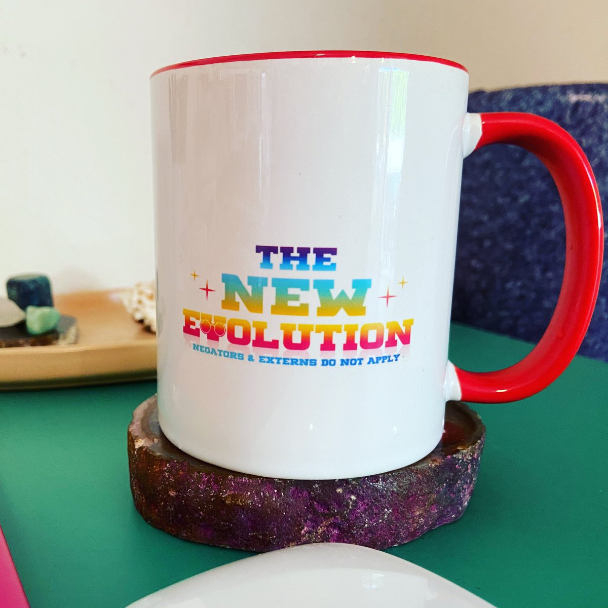 90210HUNTS's tweet photo. ☕️#NationalCoffeeDay vibes.☕️ Negators and Externs do not apply. If you know, you know! Get your @90210Show merch at https://t.co/j58mRysLQM. 

#coffee #butfirstcoffee☕️ #coffeeday #caffeinated #thenewevolution #cultlife #kellytaylor https://t.co/VsXm5iKnEy