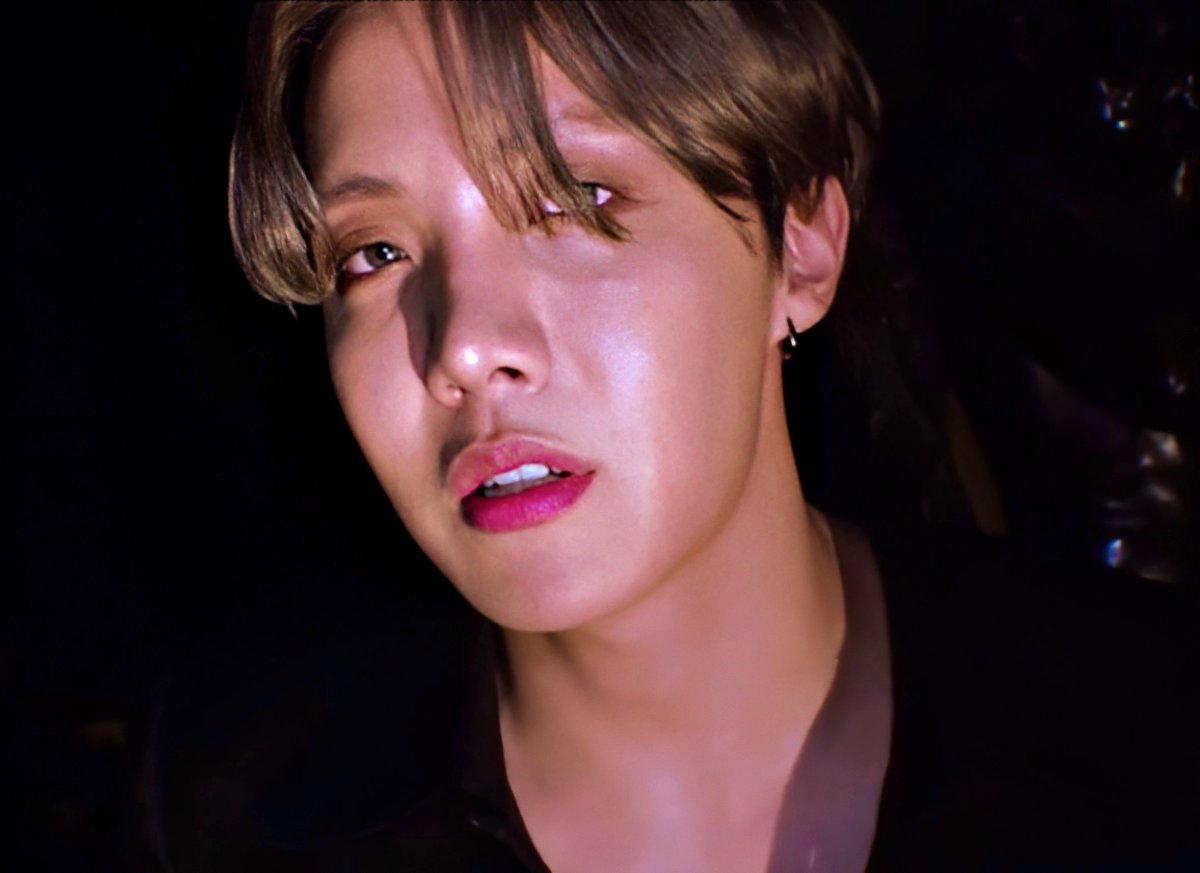 hoseok is so ethereal