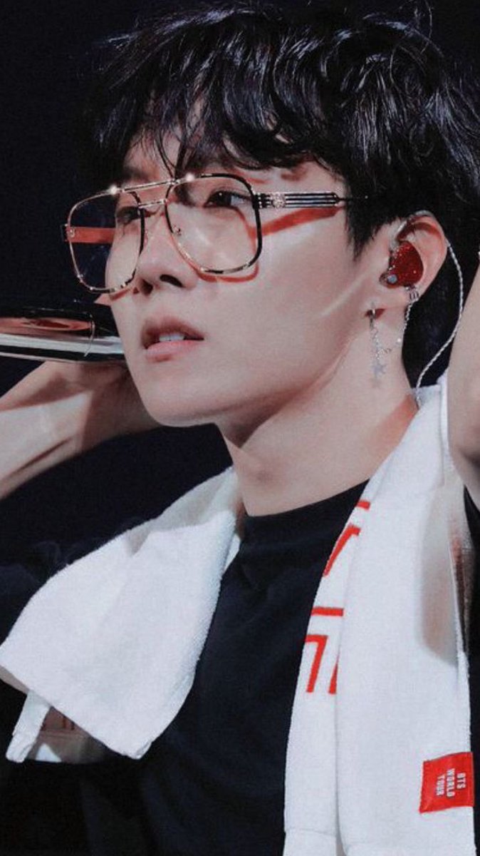 hoseok in glasses >>>>