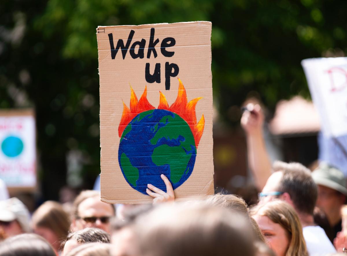 LWV_PA's tweet photo. Must discuss CLIMATE CHANGE at today's presidential debate! Our future depends on addressing it. What could be more important than our survival? #ClimateEmergency #TalkAboutClimate #Debates #ClimateCrisisNow #AddClimateToDebates #ChrisWallace @SteveScully @kwelkernbc https://t.co/NQ6ytW1zgh