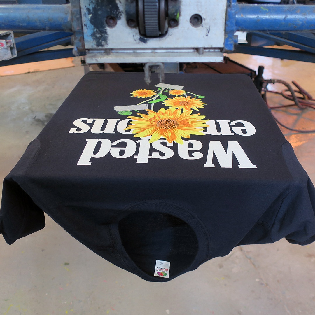 tShirtGuys's tweet photo. Wasted Emotions
#screenprinting #flower #tShirtGuys 
.
.
.
.
#tsg #screenprint #quality #customtshirts #Design #Creative #GraphicDesign #Merchandise #SilkScreen #PrintLife #shirt #tShirtGuysWork https://t.co/K8umsW0Rdm