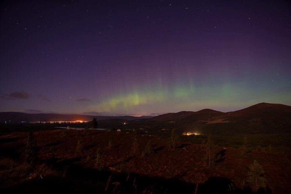 VisitCairngrms's tweet image. The most amazing sight 😍💫✨the Aurora last night from @CairngormMtn 
📸 | @adventuresinmiscellany | IG
We can’t think of a better place to escape to. Lots more availability for accommodation with the current change of rules so #checkagain &amp;amp;book your escape
#cairngormstogether