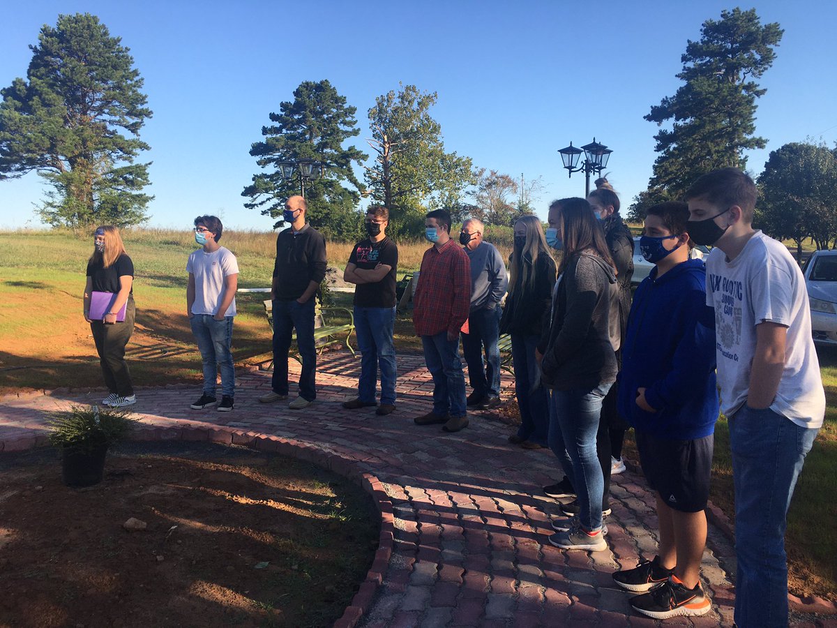 EAST_SSBB's tweet photo. Wonderful EAST@SSBB collaborative field trip with SSBB Student Council to Ozark Foothills Museum in Twin Groves. Educational gaming, 3D scans, digital mapping, VR walk through are just SOME of what’s planned! Oh and landscaping, too! (Chilly morning!) https://t.co/cvjtqj8SAp