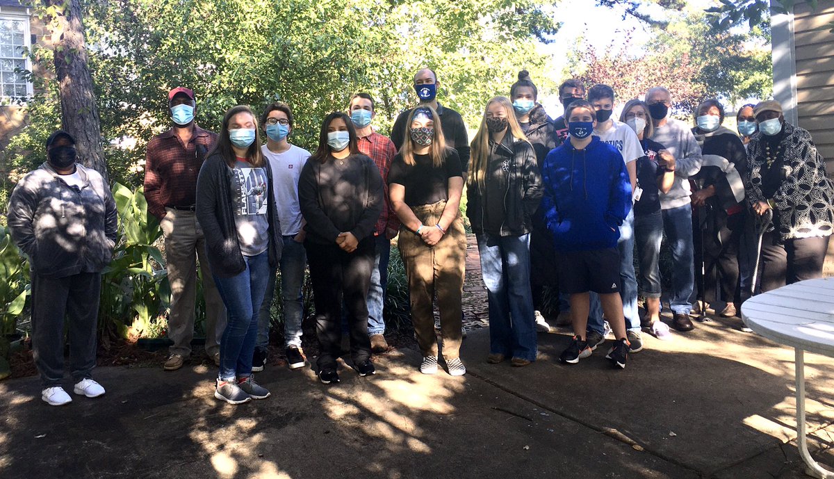 EAST_SSBB's tweet photo. Wonderful EAST@SSBB collaborative field trip with SSBB Student Council to Ozark Foothills Museum in Twin Groves. Educational gaming, 3D scans, digital mapping, VR walk through are just SOME of what’s planned! Oh and landscaping, too! (Chilly morning!) https://t.co/cvjtqj8SAp