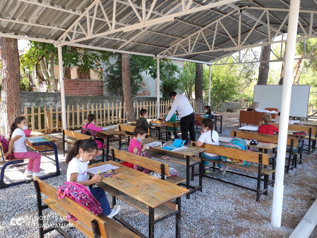 Açık hava sınıfımızda tüm tedbirlerimizi alarak  eğitim çok güzel devam ediyor. Herseyden once tedbir çocuklarımız bizlere emanet <a href="/ziyaselcuk/">Ziya Selçuk</a> <a href="/CoskunESEN57/">Coşkun ESEN</a> <a href="/sztrl/">sezai tural</a> <a href="/samsunmem/">Samsun İl Milli Eğitim Müdürlüğü</a> <a href="/drfahrettinkoca/">Dr. Fahrettin Koca</a> <a href="/AlacamMem/">Alaçam İlçe Milli Eğitim Müdürlüğü</a>