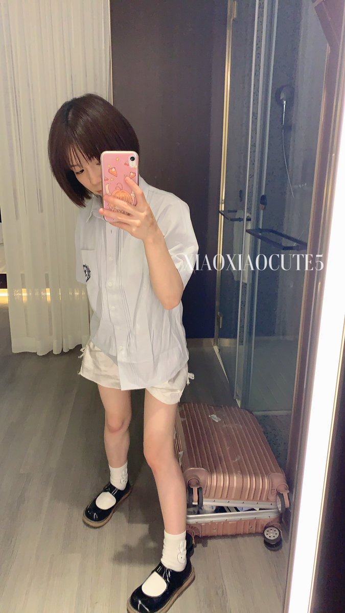 周五天天见—vlog38.穿丝袜 啊明天520，今晚记得给我点赞哦 晓晓可可爱 @xiaoxiaocute5