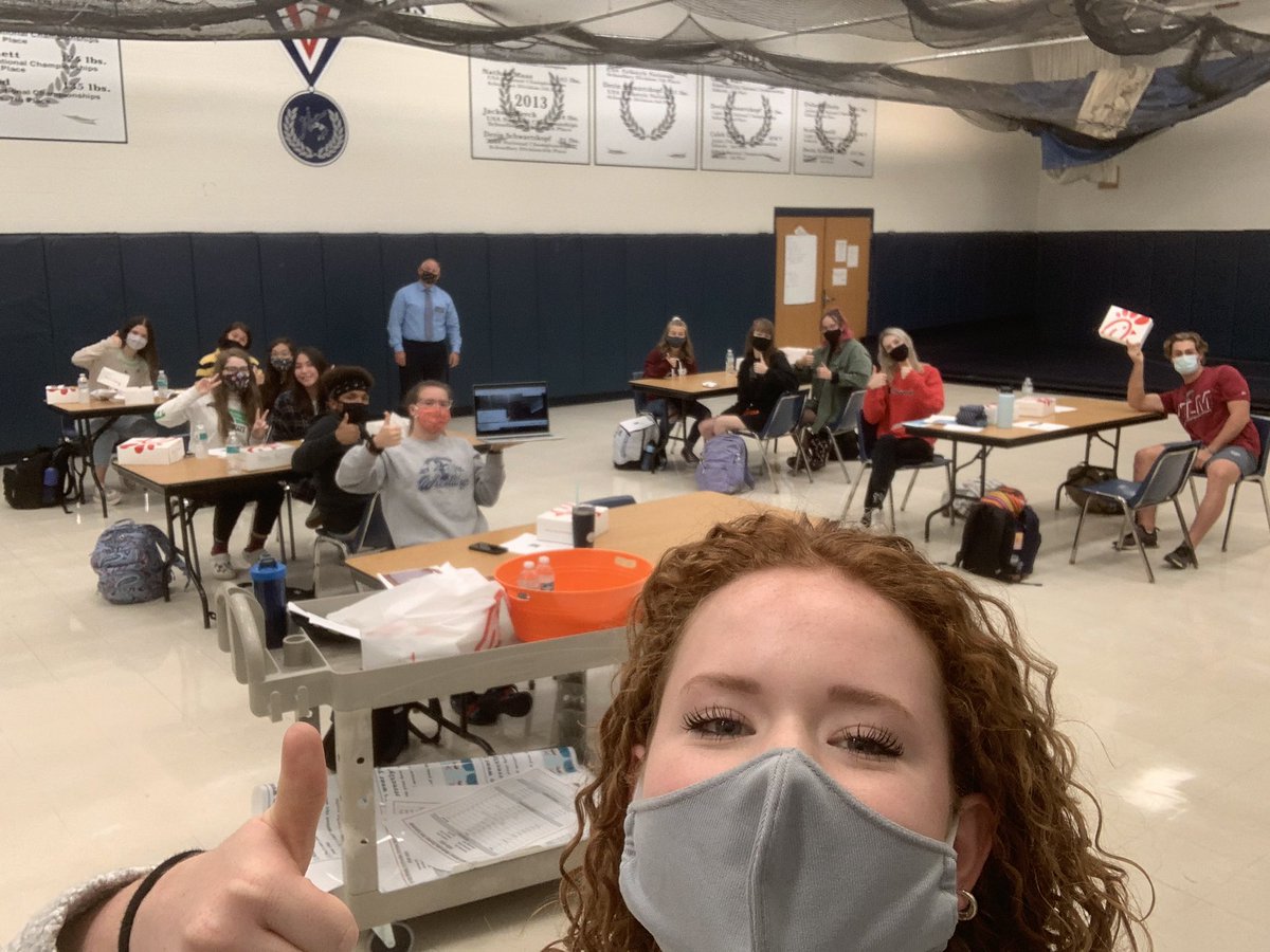 CouncilFhc's tweet photo. Super fun first meeting with all our new members!! Virtual and in person. All love here! So excited for the rest of the school year! #FHC #principalcouncil #family https://t.co/kYGdd38IjU