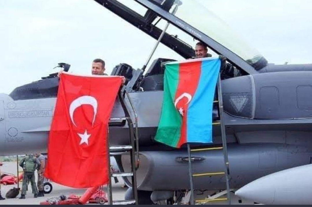 ayy_yusra's tweet photo. İki bedende bir can
🇦🇿 🇹🇷 
#AzarbaycanYalnızDeğildir https://t.co/zRWdz1VeVm