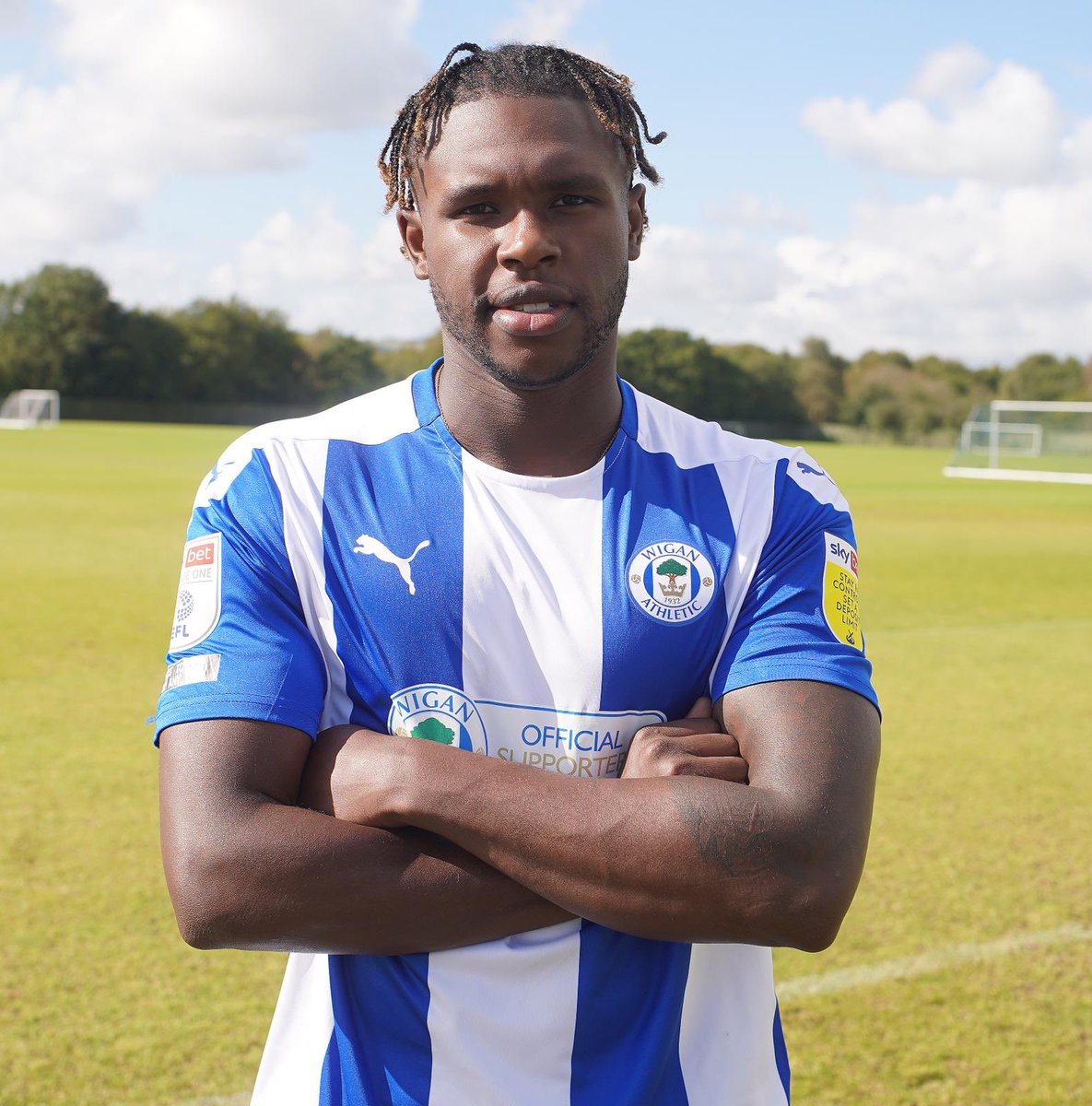 djdarnell98's tweet photo. New chapter! Happy to have signed on loan @LaticsOfficial until January. Can’t wait to get started! 🔵⚪️ https://t.co/C7wcJDwH4e