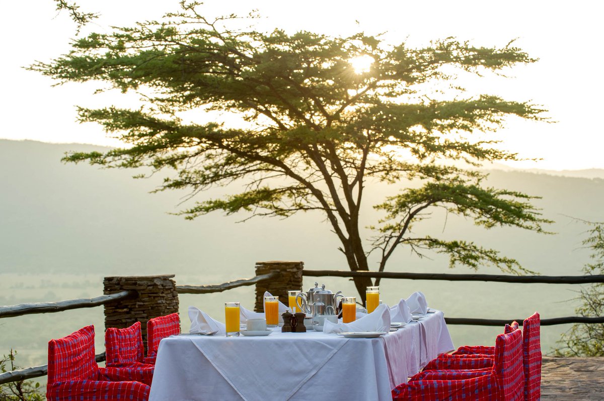 Let the #Serengeti sunrise wake you up to a beautiful new month of October.
#newmonthnewbeginnings https://t.co/pZhiqJp7sY