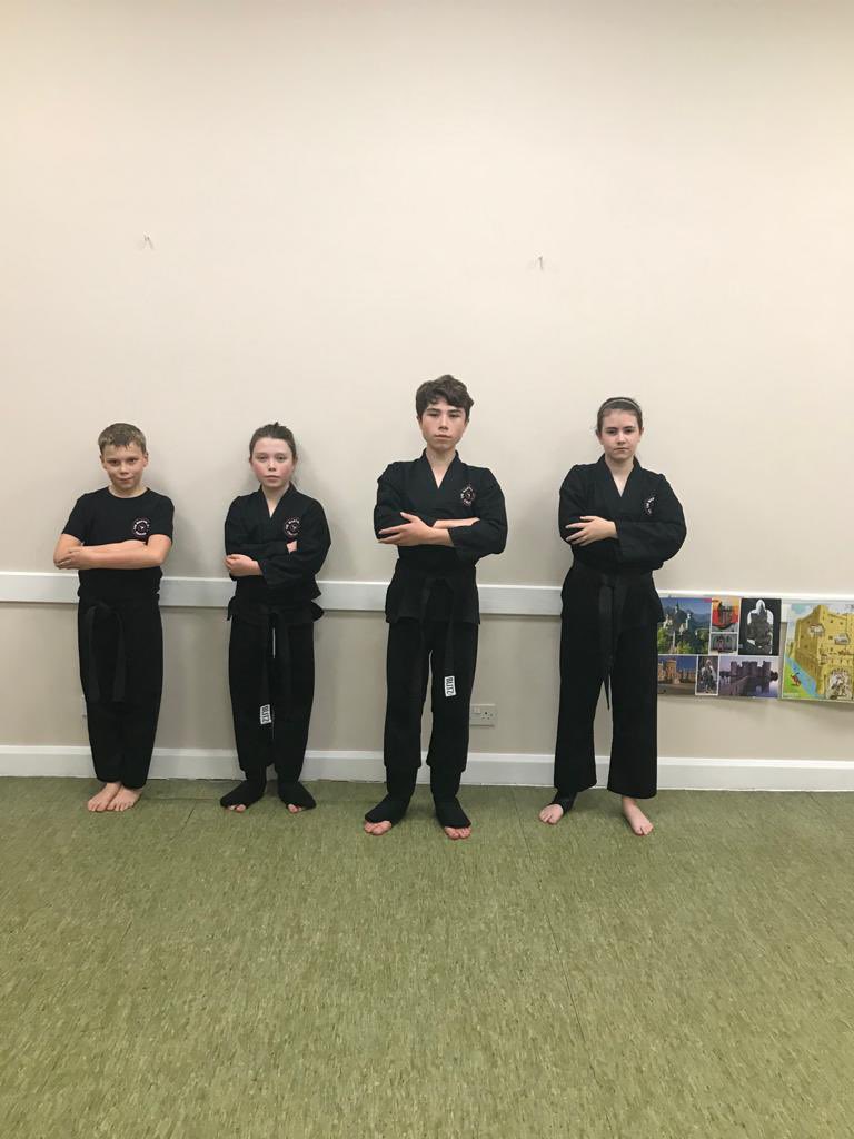 martialartscen1's tweet photo. Well done to our new Junior Dan grades from our Marks Tey club after over 5 years of training.
Well done to Oscar, Luca, Miguel and Essen.
#TMAC #Essex #Braintree #MartialArts #Kickboxing #Fitness #SelfDefence #MartialArtsLife #HealthyLifestyle #DanGrade #BlackBelt https://t.co/XYNkVVfHHp