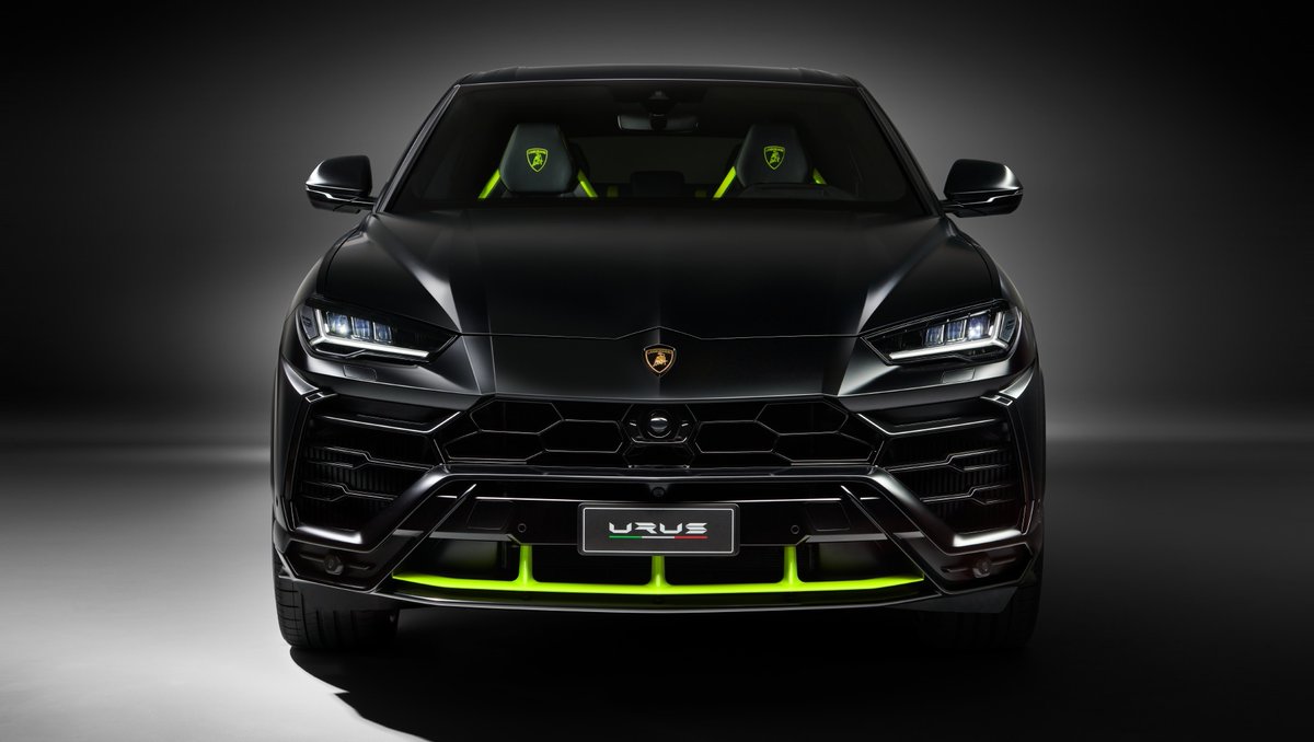 CarWale's tweet photo. Lamborghini has unveiled the Urus Graphite Capsule edition, which will be available for all MY2021. It features visual differences in the form of new colour options with a range of body accents. https://t.co/rpakxJORgw
#CWNews #Lamborghini #LamborghiniUrus #UrusGraphiteCapsule https://t.co/rQK78MLD7t